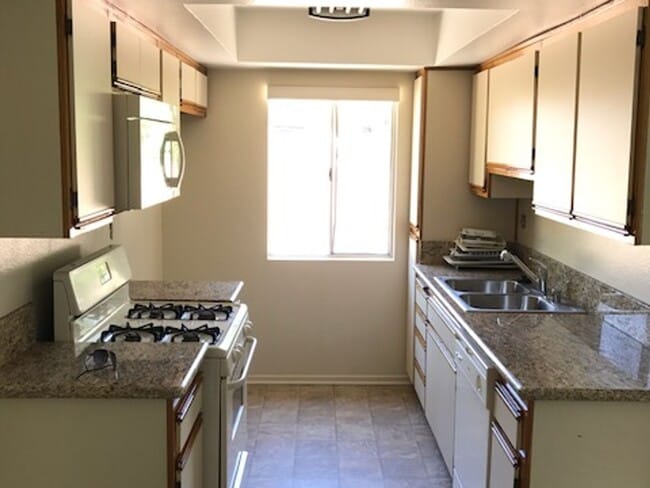 Photo - 1211 Scott Road