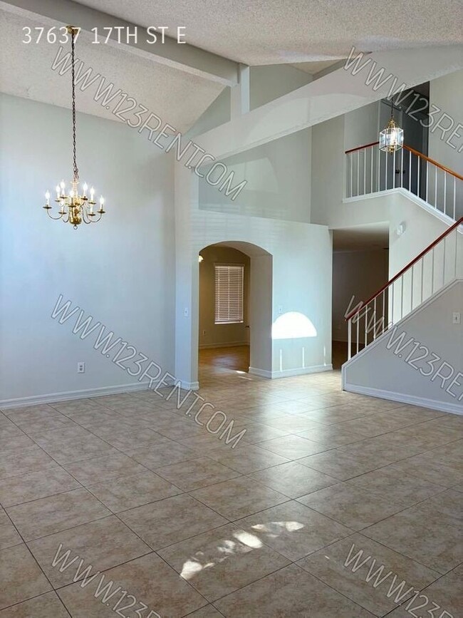 Photo - 37637 17th St E