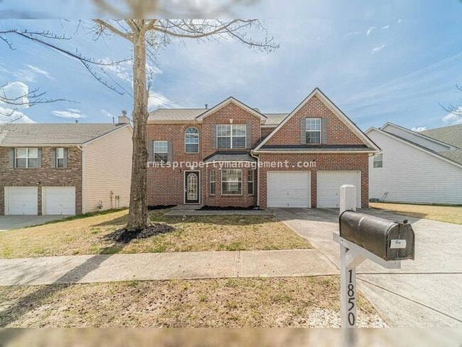 Photo - Spacious 4 bedroom 2.5 bath