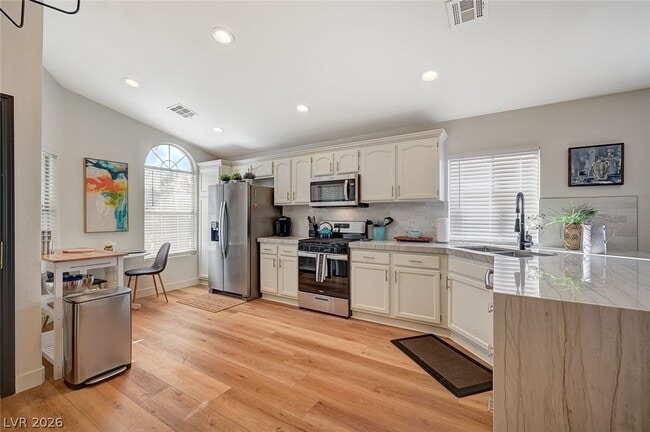 Photo - 1808 Stablegate Ave