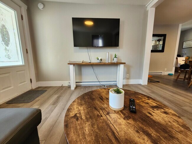 Photo - 123 Churchill St