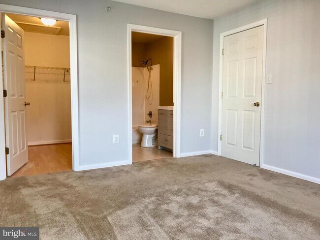 Photo - 13304 Kilmarnock Way Unit 4-C