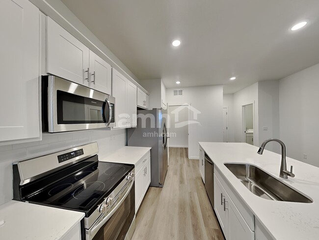 26153 E Calhoun Pl