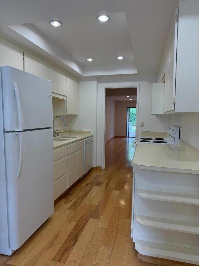 Photo - 5302 Cribari Heights