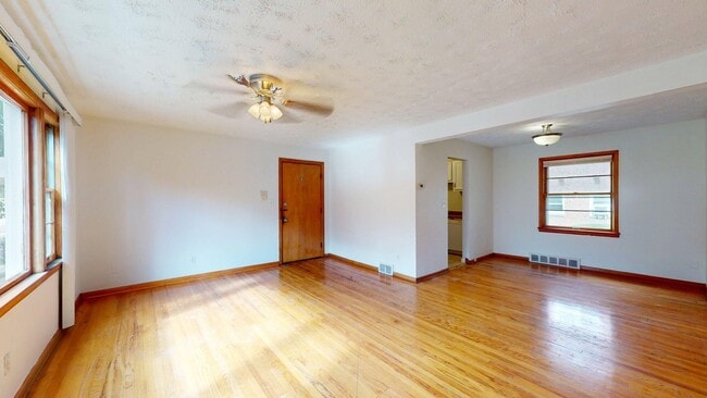 Photo - 3239 Silsby Rd Unit 4