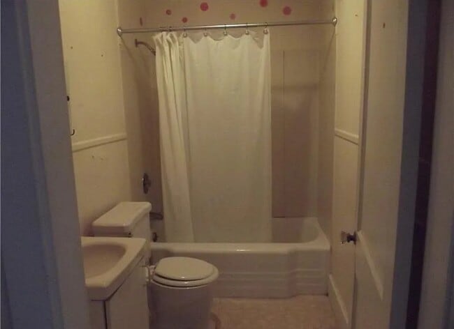 Bathroom - 6 Hallowell St Unit 3