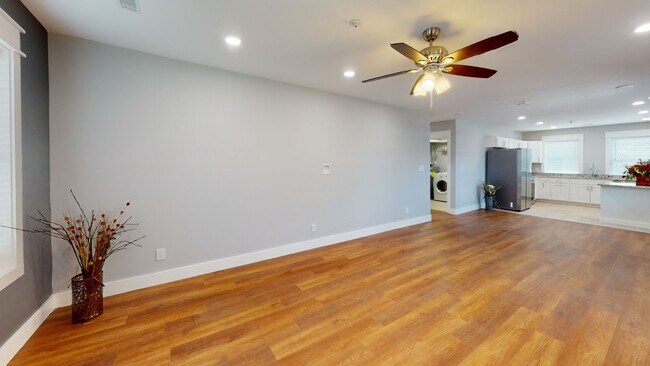 Photo - 1533 Forest Ave
