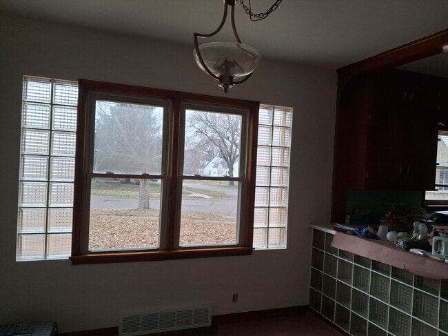 Kitchen - 611 Fairview Ave