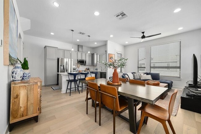 Photo - 2050 Lohmans Spur Rd Unit 2301