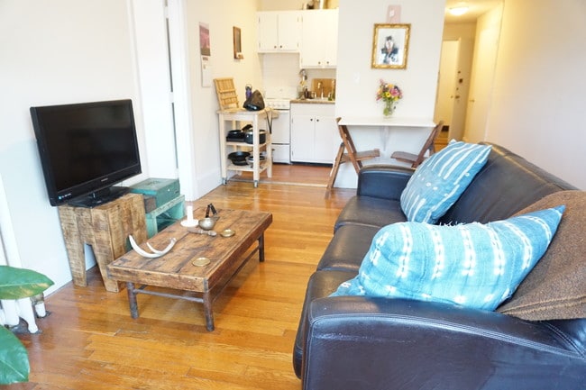 Photo - 1315 Commonwealth Ave Unidad 203