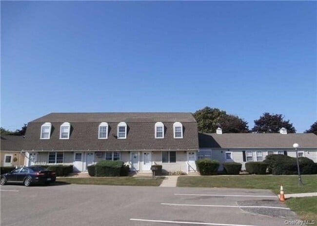 Building Photo - 1000 9th St Unit #D30