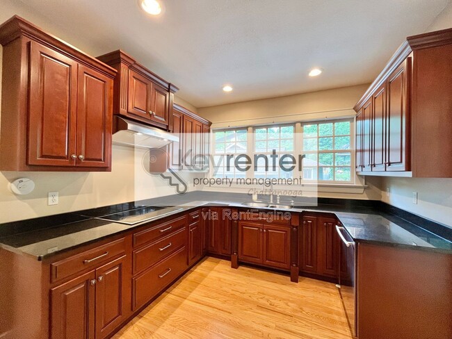 Photo - 1610 Hixson Pike