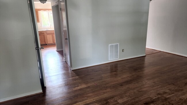 Photo - 1511 Lakeview Ave