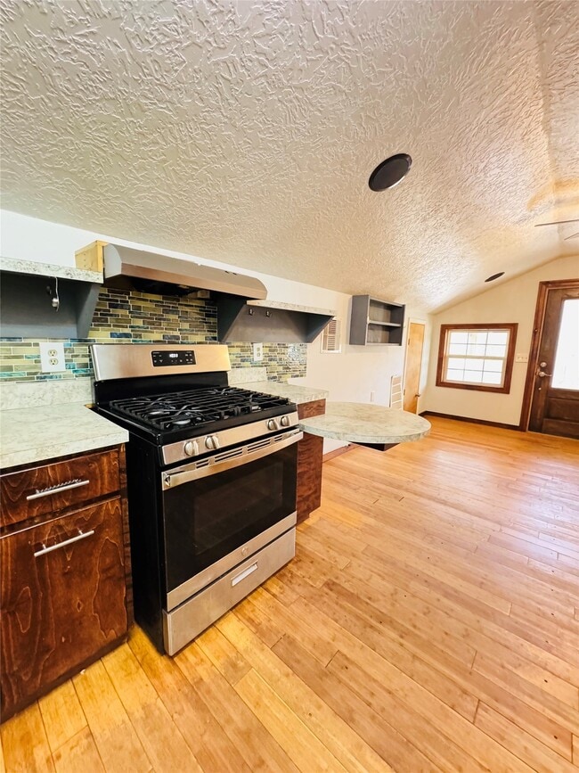 Photo - 21000 McGager Dr