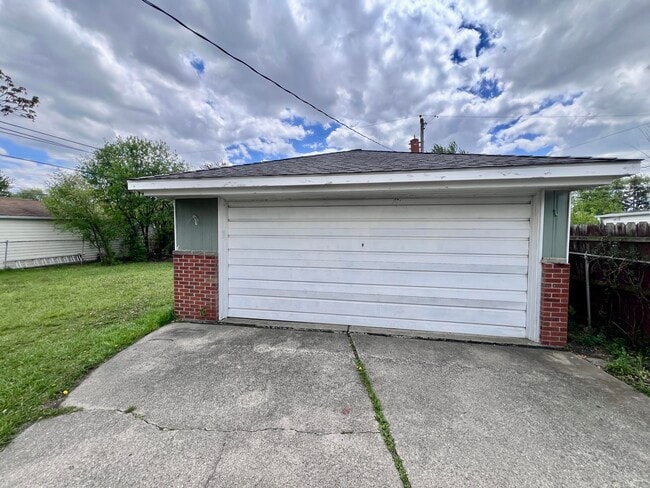 2252 Winston Dr