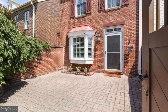 Photo - 568 N St Asaph St