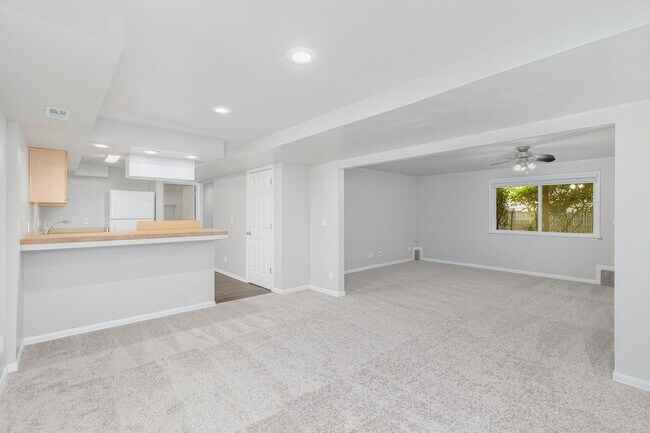 Photo - Great 2 bed 1 bath Condo in Woodridge of B... Unit C