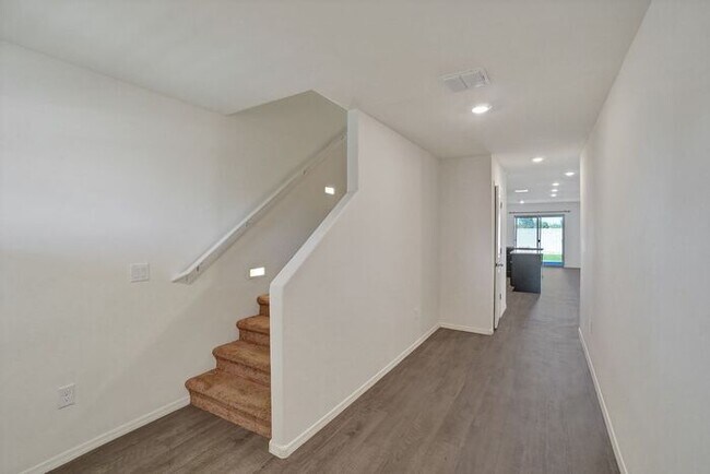 Photo - 4051 E Braddock Dr