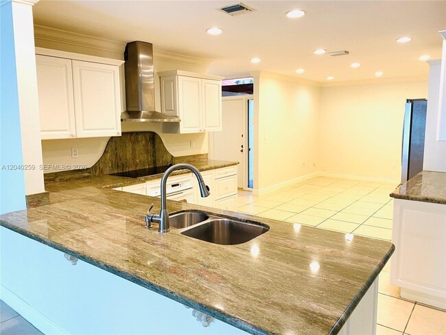 Photo - 15187 Loch Isle Dr W