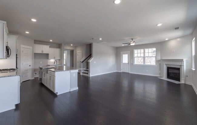 832 Rockwell Dr