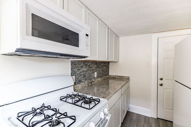 Photo - 2878 Indianola Ave