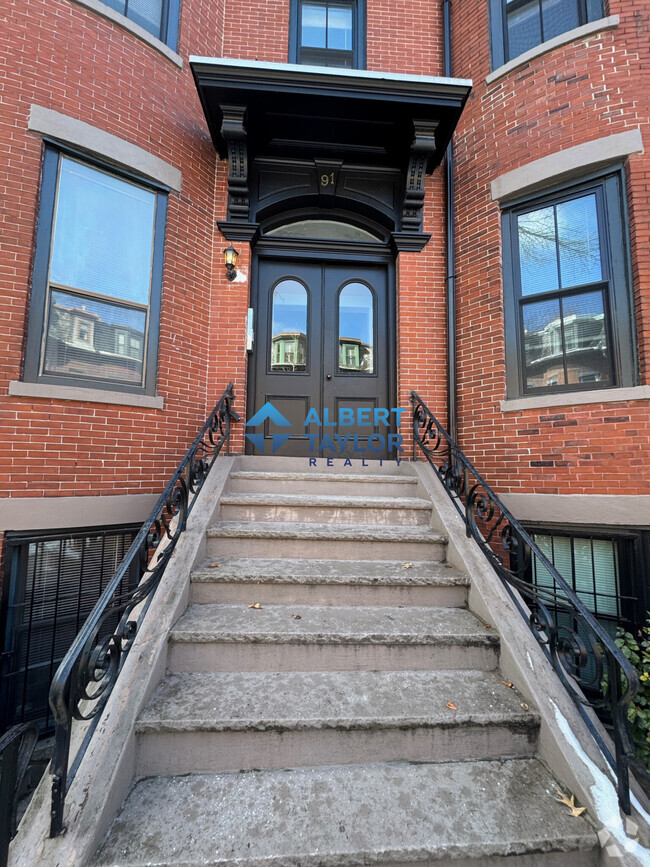 Building Photo - 89 E Brookline St Rental
