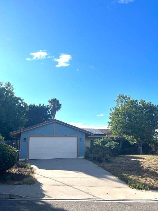 LOOK NO FURTHER! SPACIOUS 3 BED 2 BATH HOM... - LOOK NO FURTHER! SPACIOUS 3 BED 2 BATH HOM... Casa