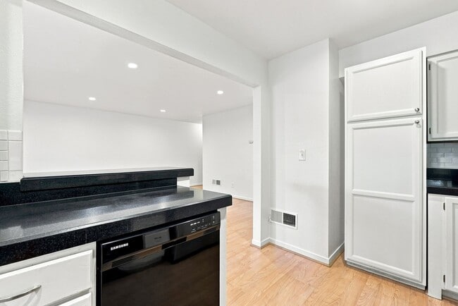 Photo - 320 Grapevine Pl