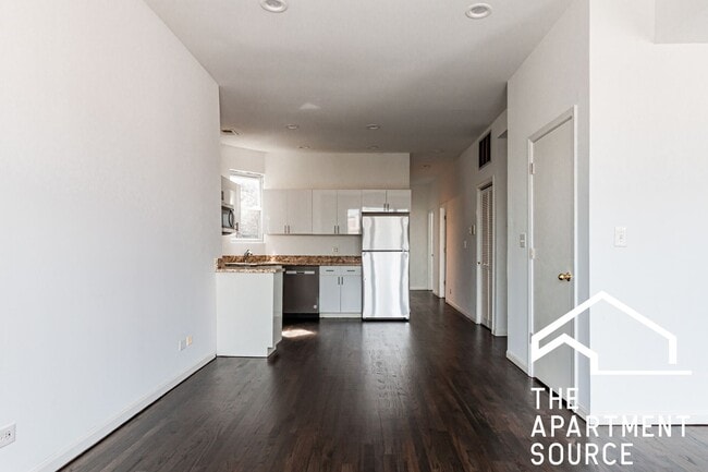 Photo - 3328 N Clark St Unit 3F