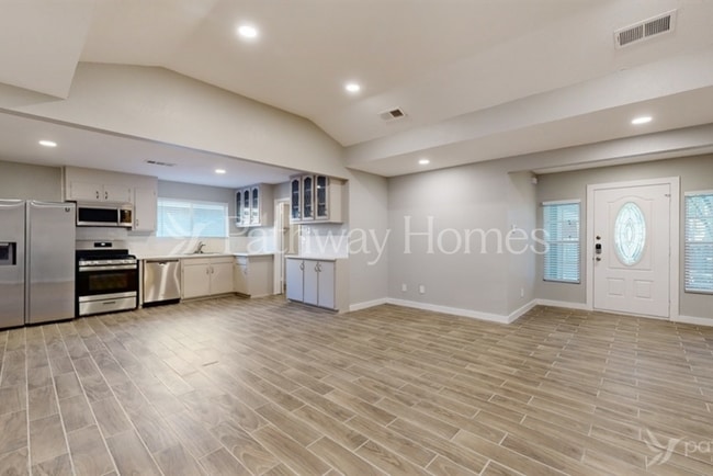 Photo - 3914 Winston Dr