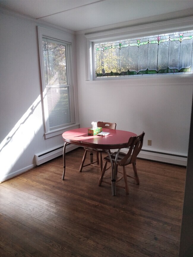 Photo - 927 E State St Unidad 1L