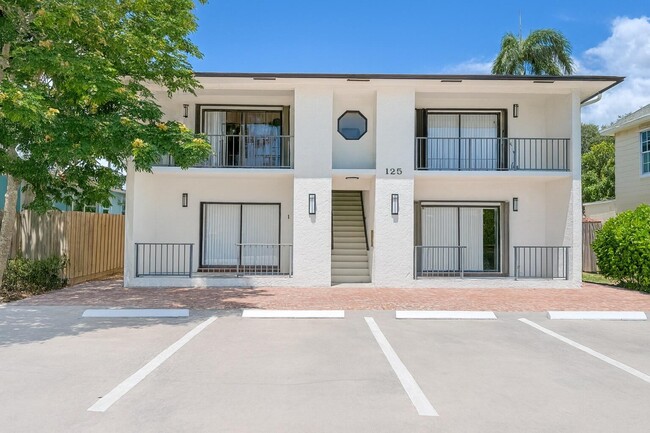 Building Photo - 125 S Palmway Unit 1 Rental