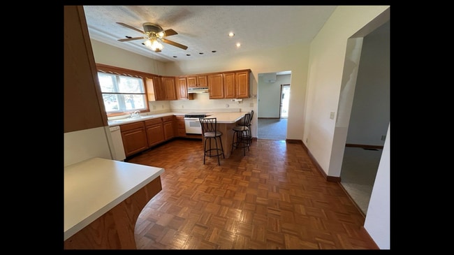 Photo - 203 Oakvale Rd