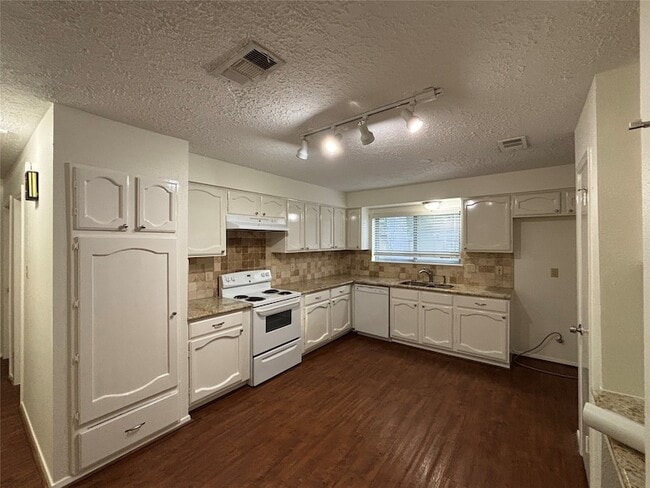 Photo - 12614 Campos Dr