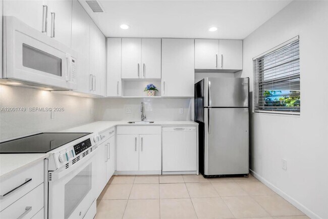 Photo - 15391 S Dixie Hwy Unidad 60