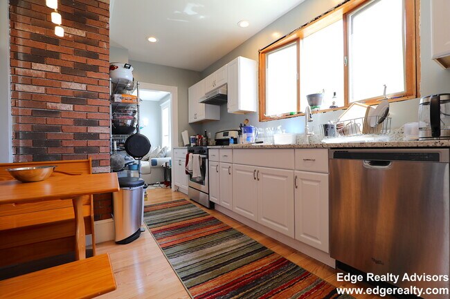 Photo - 68 S Crescent Circuit Cres Unit 2