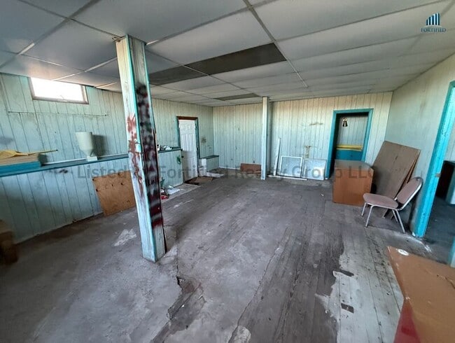 Photo - Garage Storage 297 Lindsey St.