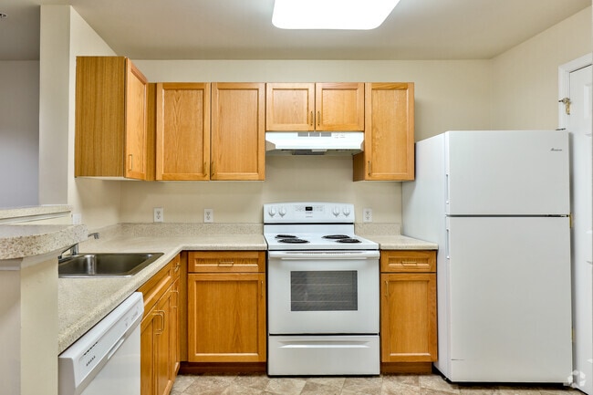 2BR, 1.5BA - 933SF
