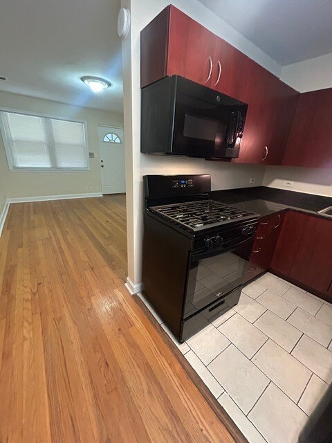 Photo - 2642 W Foster Ave Unit 105