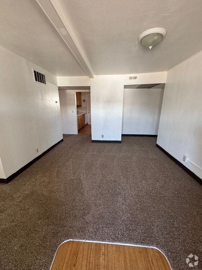 Building Photo - VMH-Vine Maple Triplex Unit 804-QU Rental