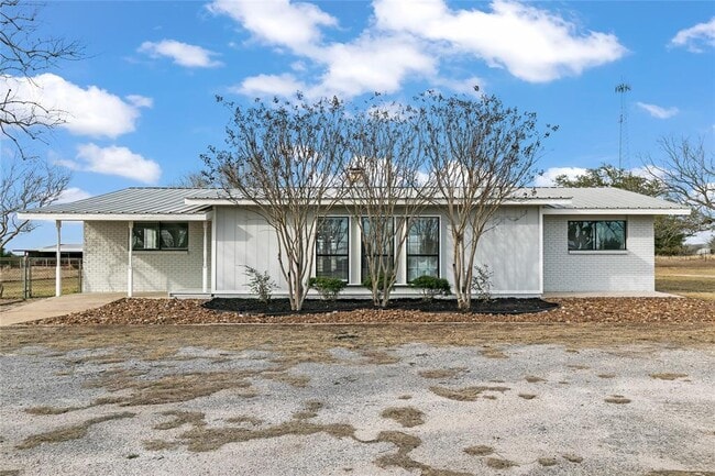 Building Photo - 2736 E State Hwy 29