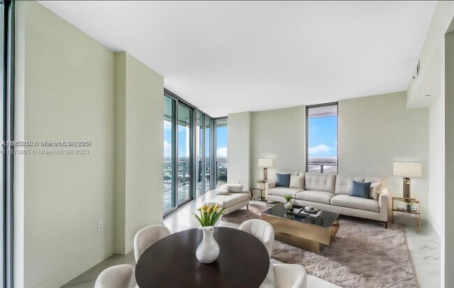 Photo - 2000 Metropica Wy Unit 1709