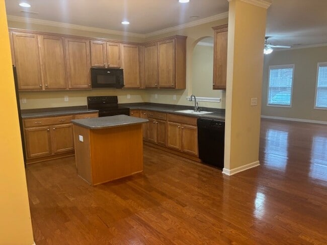 Photo - 705 Keystone Park Dr