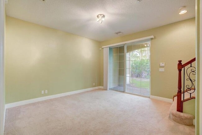 Photo - 5113 Artesa Way W