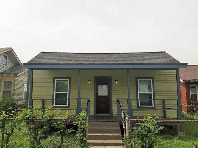 Large one bedroom home with huge yard - Large one bedroom home with huge yard