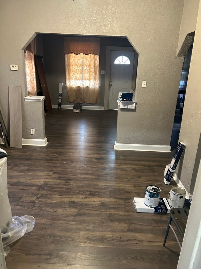 Photo - 863 N 74th St