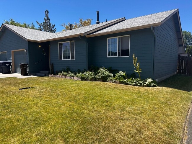 Building Photo - 1037sw17 Unit 1037