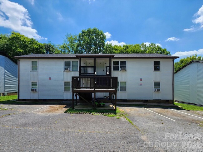 Photo - 667 Faith Dr SW