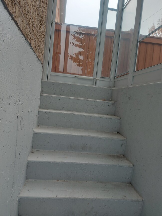 Photo - 54 Gamson Cres Unit Basement apartment