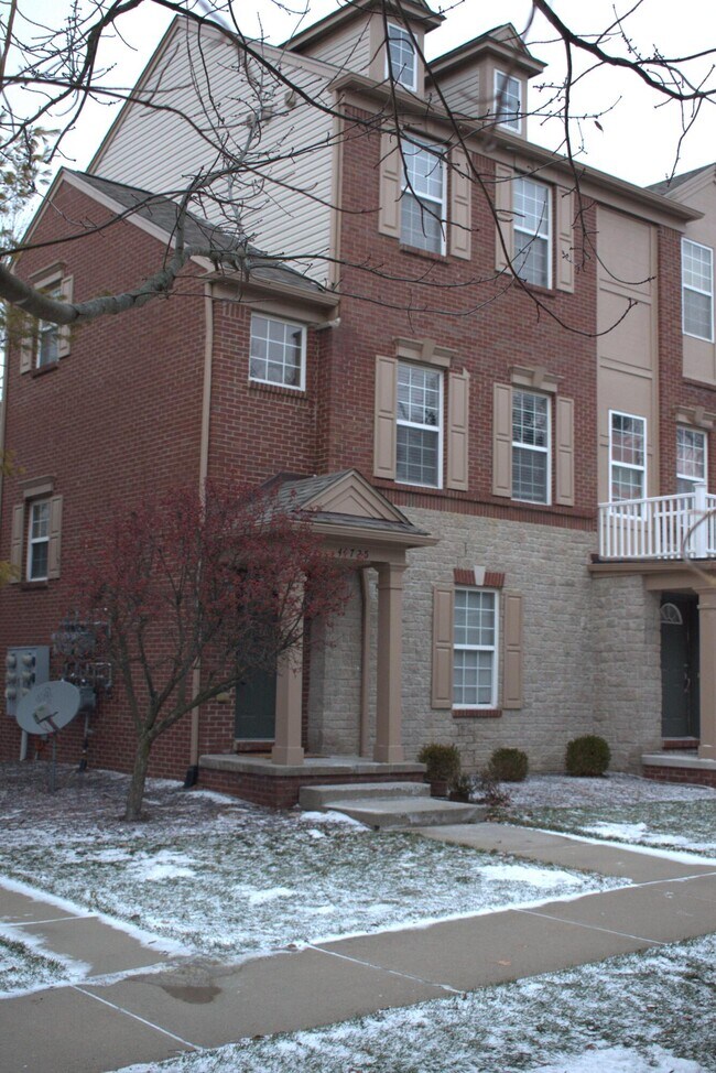 Building Photo - 44725 Ellery Ln Unit 78